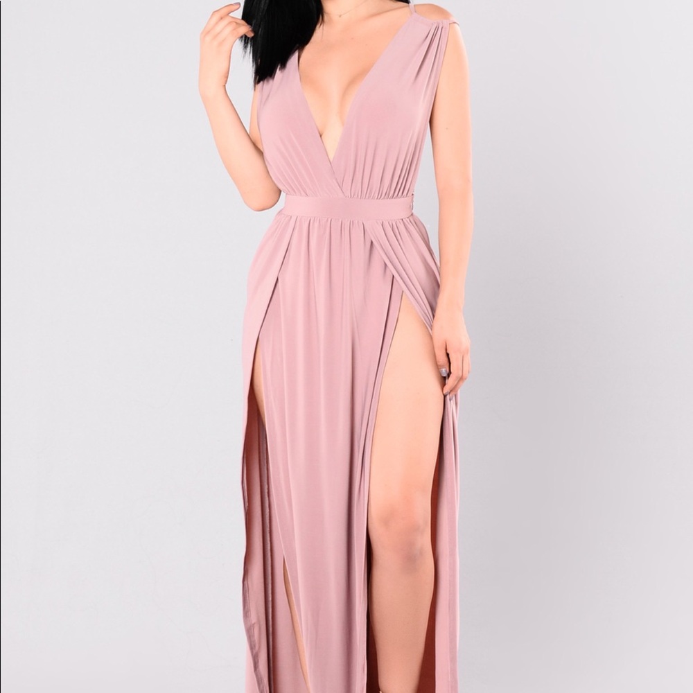 “Magic Dress” Fashion Nova.